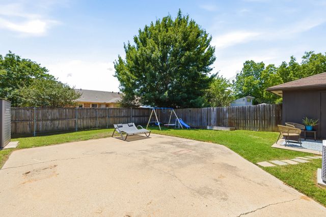2420 Oakmont Drive, Bedford, TX 76022
