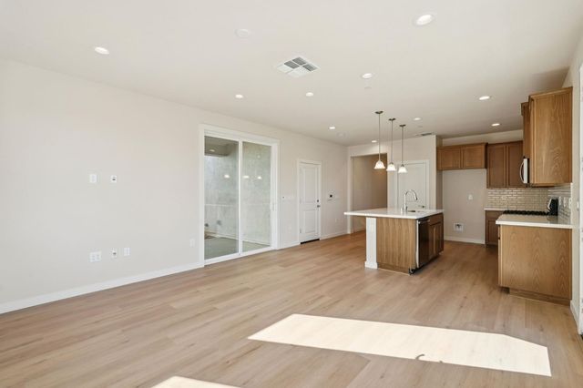 3960 Aura Way, Rancho Cordova, CA 95742