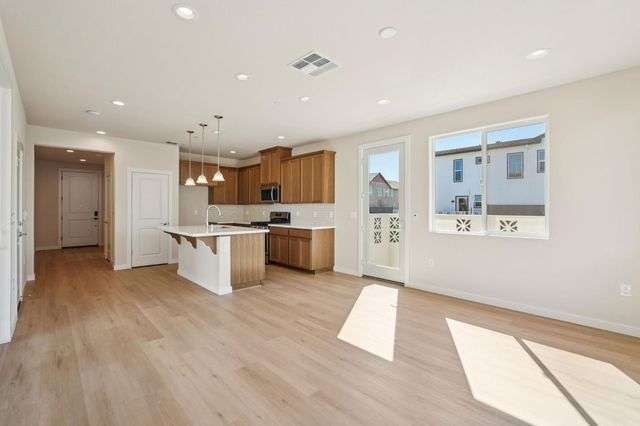 3960 Aura Way, Rancho Cordova, CA 95742