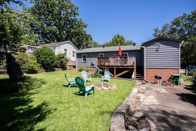 1318 Pine Valley Rd, Little Rock, AR 72207