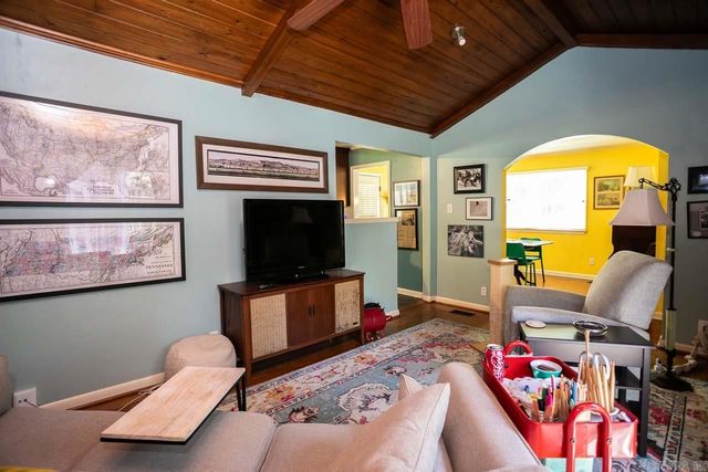 1318 Pine Valley Rd, Little Rock, AR 72207