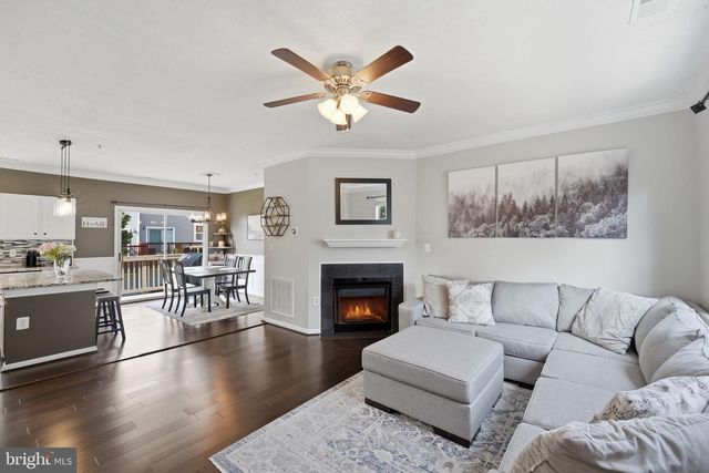 21785 DRAGONS GREEN SQ, Ashburn, VA 20147