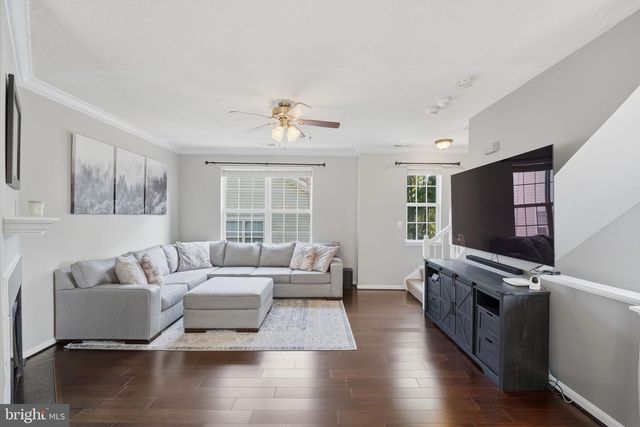 21785 DRAGONS GREEN SQ, Ashburn, VA 20147