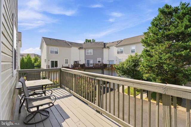 21785 DRAGONS GREEN SQ, Ashburn, VA 20147
