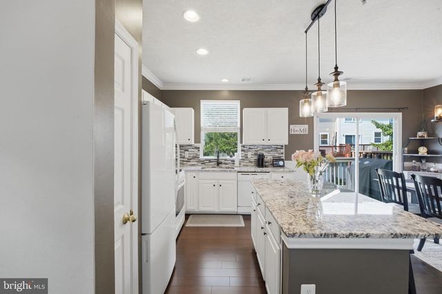 21785 DRAGONS GREEN SQ, Ashburn, VA 20147