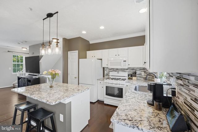21785 DRAGONS GREEN SQ, Ashburn, VA 20147