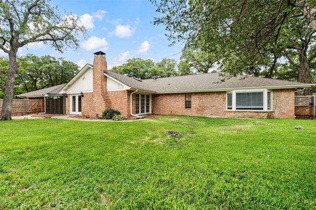 2 Lake Forest Drive, Trophy Club, TX 76262