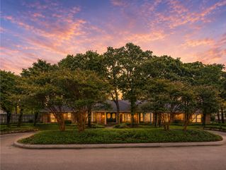 2 Lake Forest Drive, Trophy Club, TX 76262