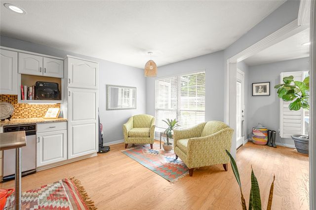 1642 N Charlee Avenue, Fayetteville, AR 72703