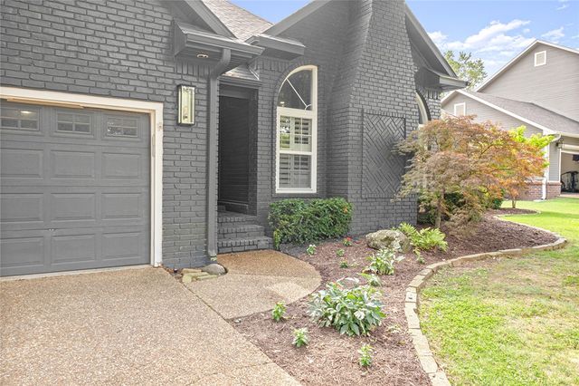 1642 N Charlee Avenue, Fayetteville, AR 72703