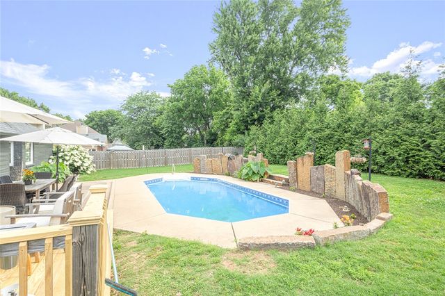1642 N Charlee Avenue, Fayetteville, AR 72703