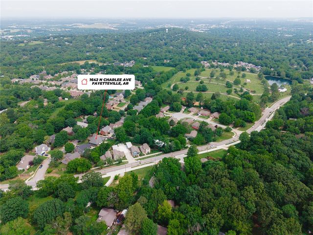 1642 N Charlee Avenue, Fayetteville, AR 72703