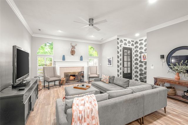 1642 N Charlee Avenue, Fayetteville, AR 72703