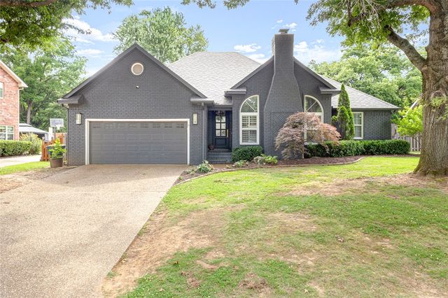 1642 N Charlee Avenue, Fayetteville, AR 72703