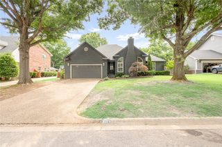 1642 N Charlee Avenue, Fayetteville, AR 72703