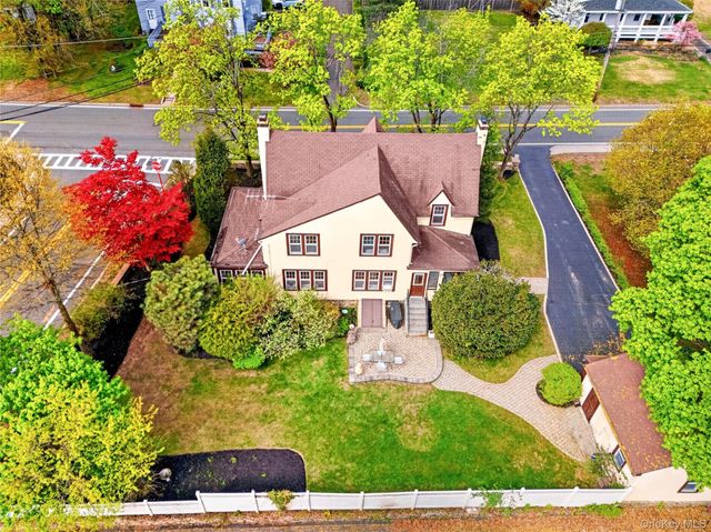 60 Old Middletown Road, Pearl River, NY 10965