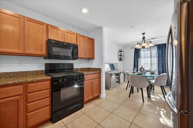 5861 E Platt Avenue, Fresno, CA 93727