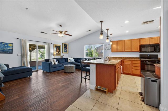 5861 E Platt Avenue, Fresno, CA 93727