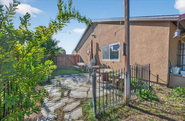 5861 E Platt Avenue, Fresno, CA 93727