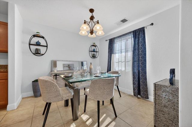 5861 E Platt Avenue, Fresno, CA 93727