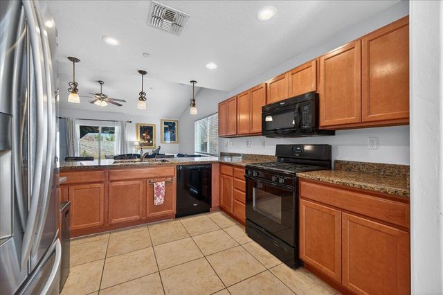 5861 E Platt Avenue, Fresno, CA 93727