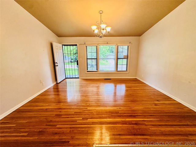 5519 N Garrison Place, Tulsa, OK 74126