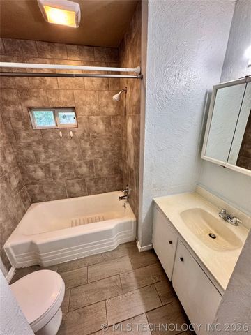 5519 N Garrison Place, Tulsa, OK 74126