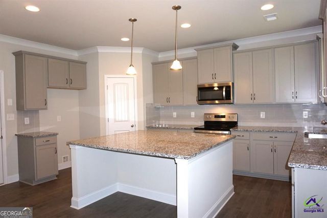 121 Bluecoat Trail, Byron, GA 31008