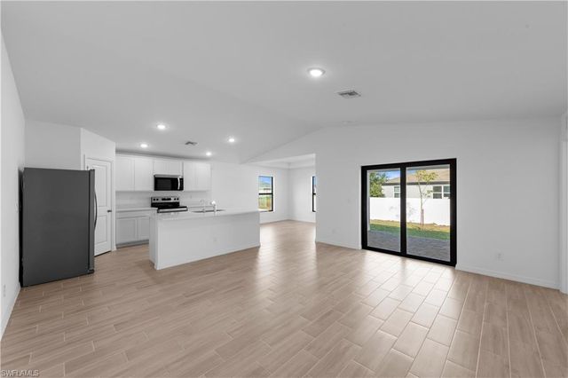 8043 Windswept CIR, Labelle, FL 33935