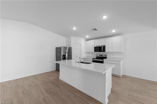 8043 Windswept CIR, Labelle, FL 33935