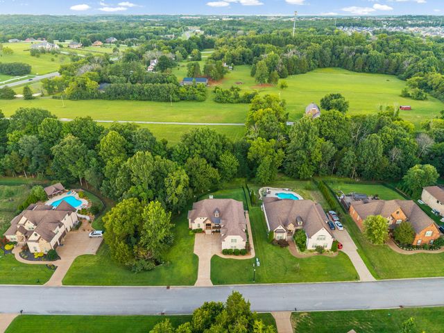 243 Laycrest Dr, Mount Juliet, TN 37122
