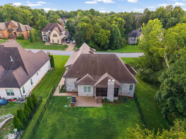 243 Laycrest Dr, Mount Juliet, TN 37122