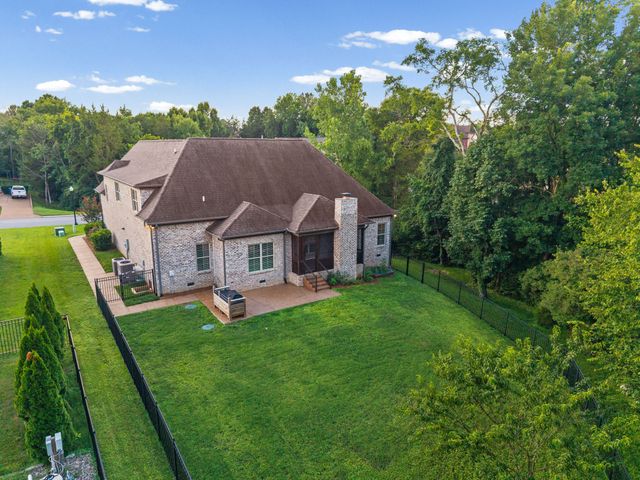 243 Laycrest Dr, Mount Juliet, TN 37122