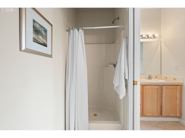 1405 Ne VILLAGE St, Fairview, OR 97024