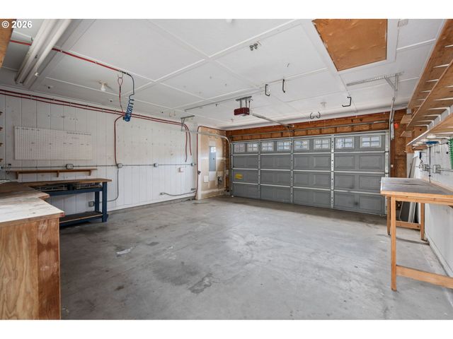 1405 Ne VILLAGE St, Fairview, OR 97024