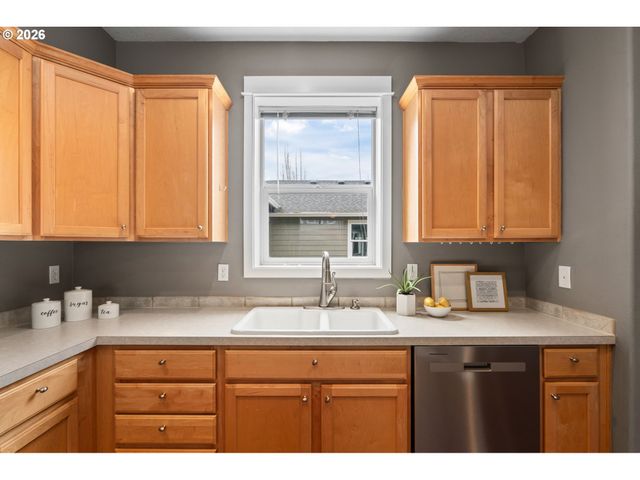 1405 Ne VILLAGE St, Fairview, OR 97024