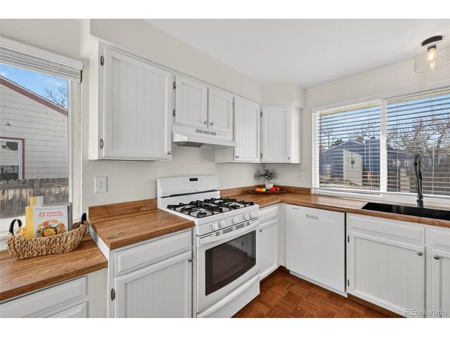 7586 Chase St, Arvada, CO 80003