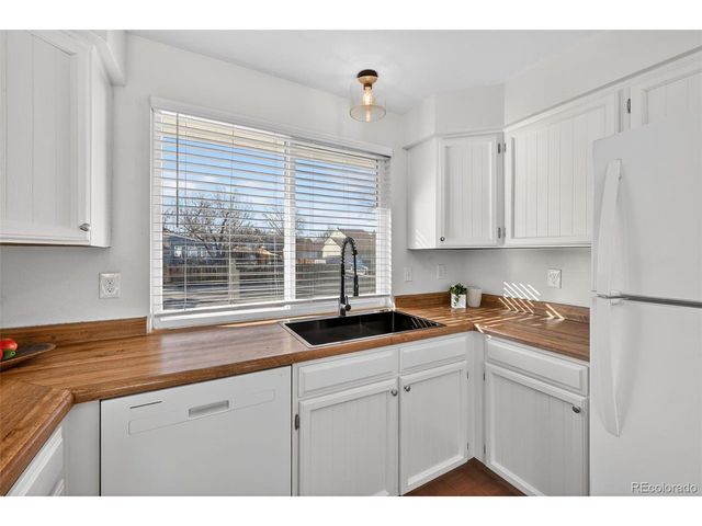 7586 Chase St, Arvada, CO 80003