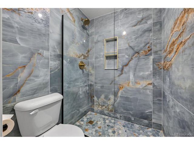 7586 Chase St, Arvada, CO 80003