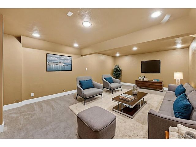 7586 Chase St, Arvada, CO 80003