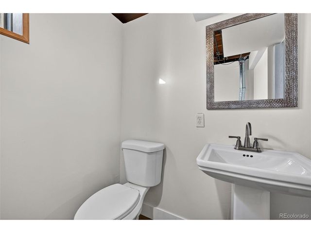 7586 Chase St, Arvada, CO 80003