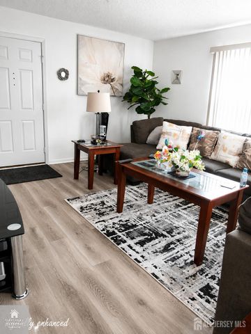 572 Westport Lane N, Monroe, NJ 08831