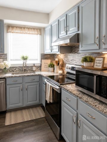 572 Westport Lane N, Monroe, NJ 08831