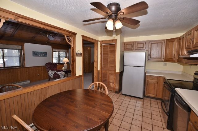 9316 Lakewood Drive NE, Mineral City, OH 44656