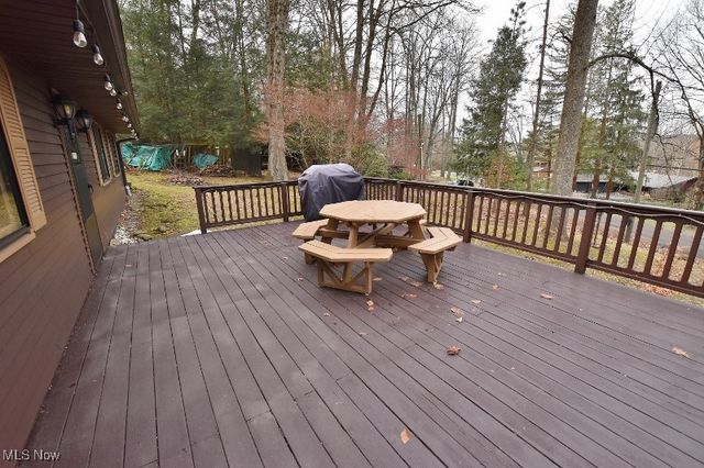9316 Lakewood Drive NE, Mineral City, OH 44656
