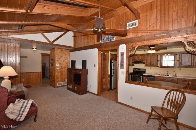 9316 Lakewood Drive NE, Mineral City, OH 44656