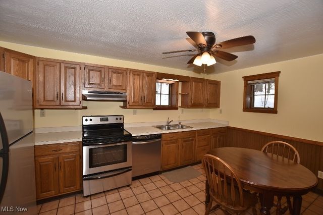 9316 Lakewood Drive NE, Mineral City, OH 44656