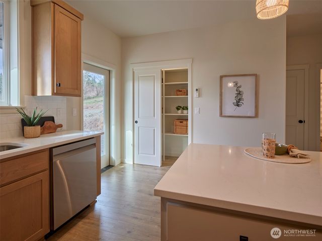 125 Brook Valley Road, Kelso, WA 98626