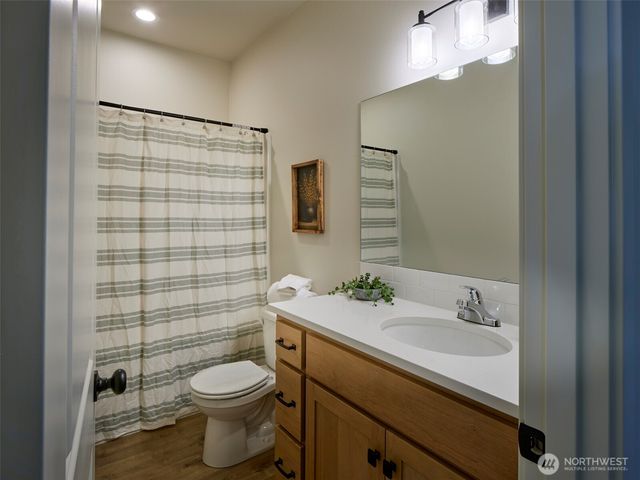125 Brook Valley Road, Kelso, WA 98626