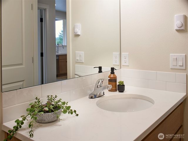 125 Brook Valley Road, Kelso, WA 98626